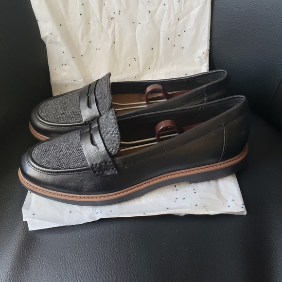 Clarks Women's Raisie Elletta Loafers. - Picture 6 of 12
